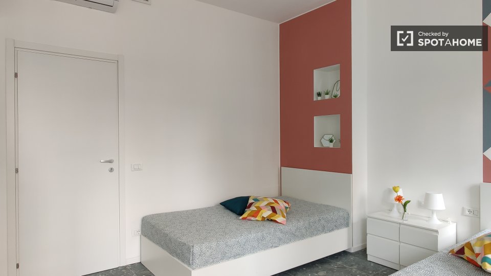 Immagine 16 di Camera condivisa in affitto  in Via Monte S. Genesio a Milano