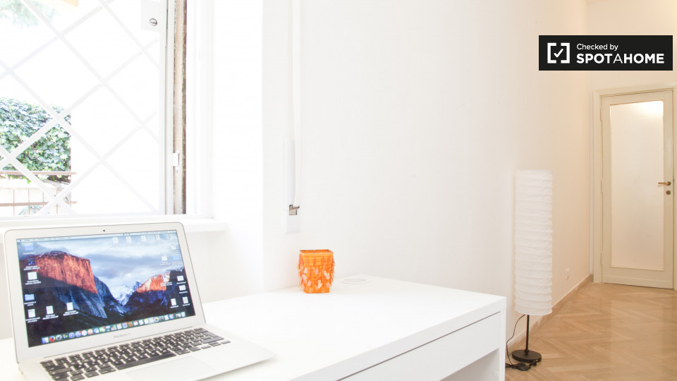 Immagine 19 di Camera condivisa in affitto  in Via Temistocle Calzecchi Onesti a Roma