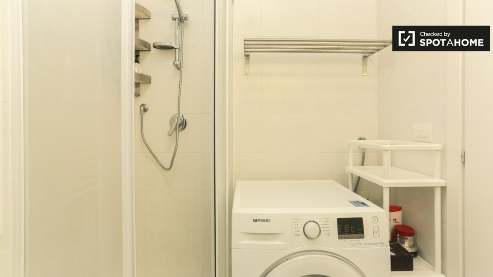 Immagine 16 di Appartamento in affitto  in Via Erice, 20141 Milano MI, Italy a Milano