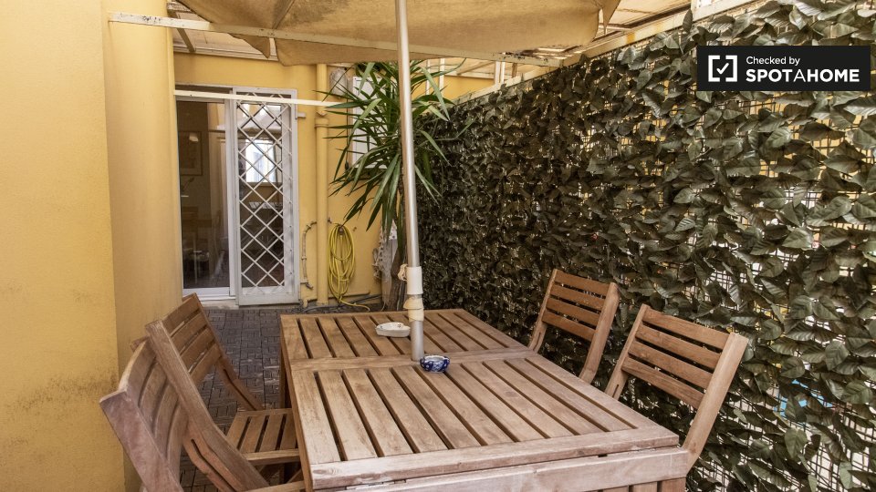 Immagine 18 di Camera condivisa in affitto  in Via Tigrè a Roma