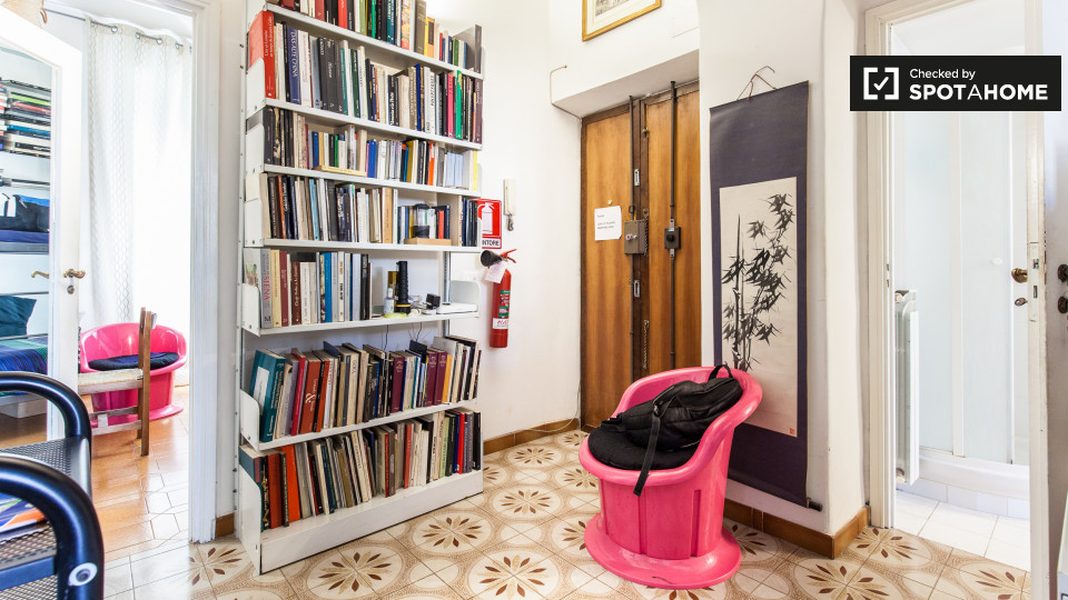 Immagine 10 di Camera condivisa in affitto  in Via Ettore Rolli a Roma