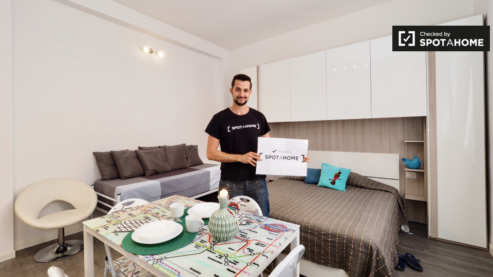 Immagine 4 di Ufficio in affitto  in Via Legnone a Milano