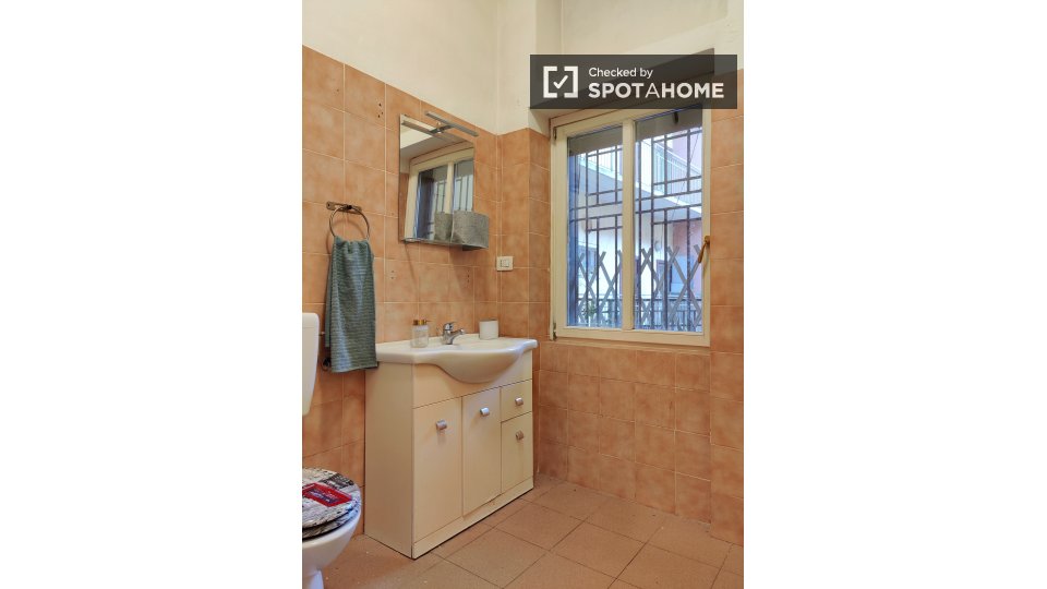 Immagine 16 di Camera condivisa in affitto  in Via Anton Giulio Barrili a Milano