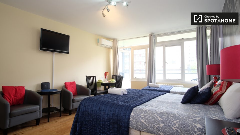 Immagine 2 di Ufficio in affitto  in Flat a 