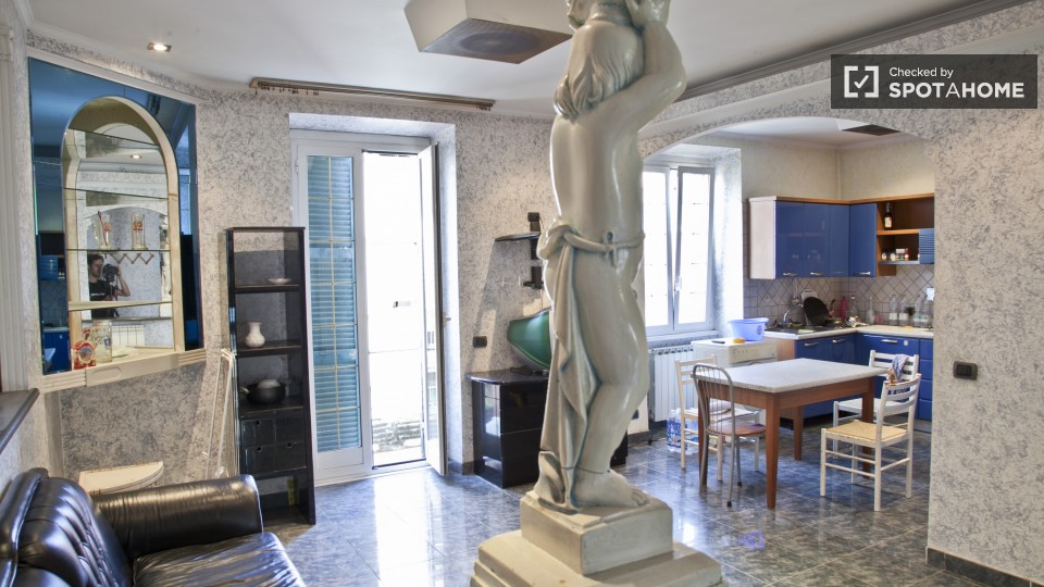 Immagine 7 di Camera condivisa in affitto  in Via dei Noci a Roma