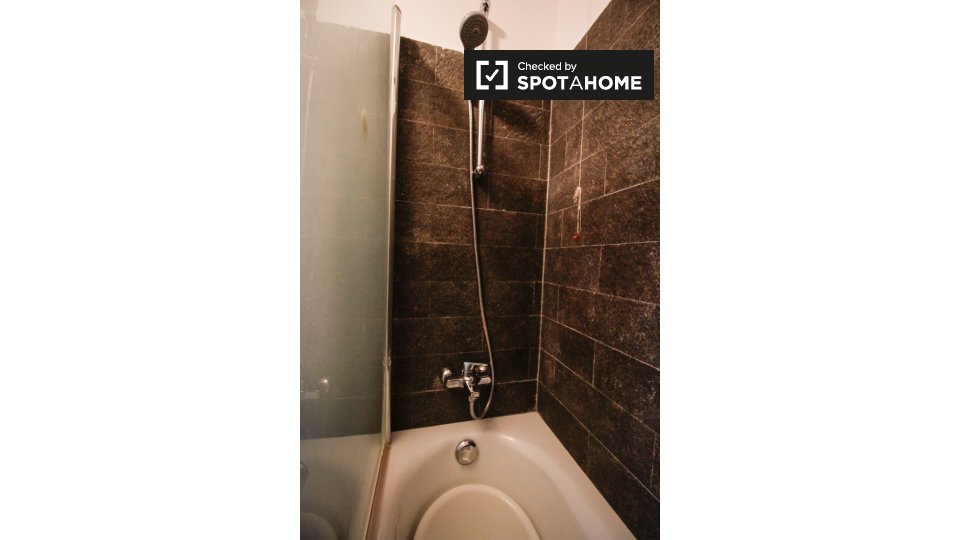 Immagine 19 di Ufficio in affitto  in Alzaia Naviglio Pavese, 20143 Milano MI, Italy a Milano