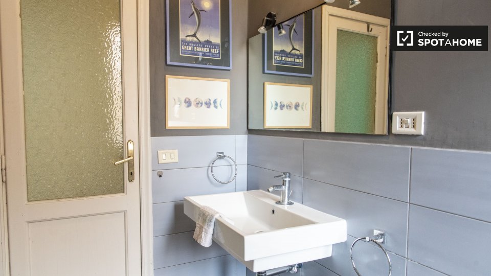 Immagine 7 di Appartamento in affitto  in Via Francesco Caracciolo a Roma