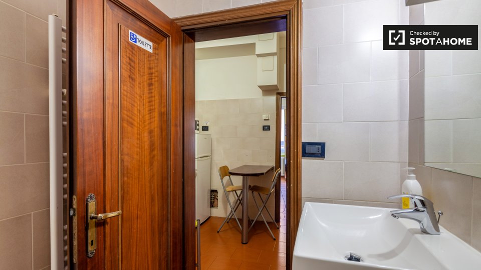 Immagine 12 di Ufficio in affitto  in Via Palestro a Bologna