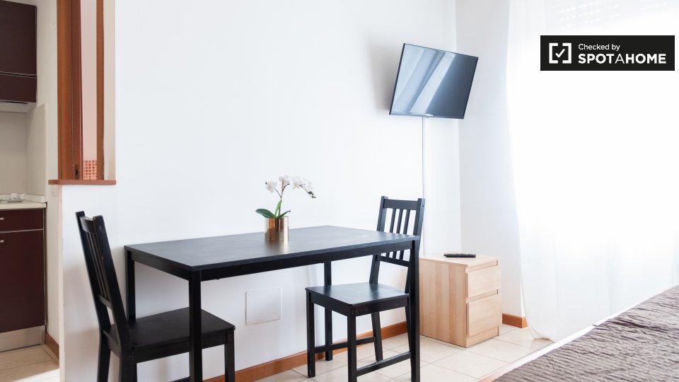 Immagine 3 di Ufficio in affitto  in Viale della Venezia Giulia a Roma