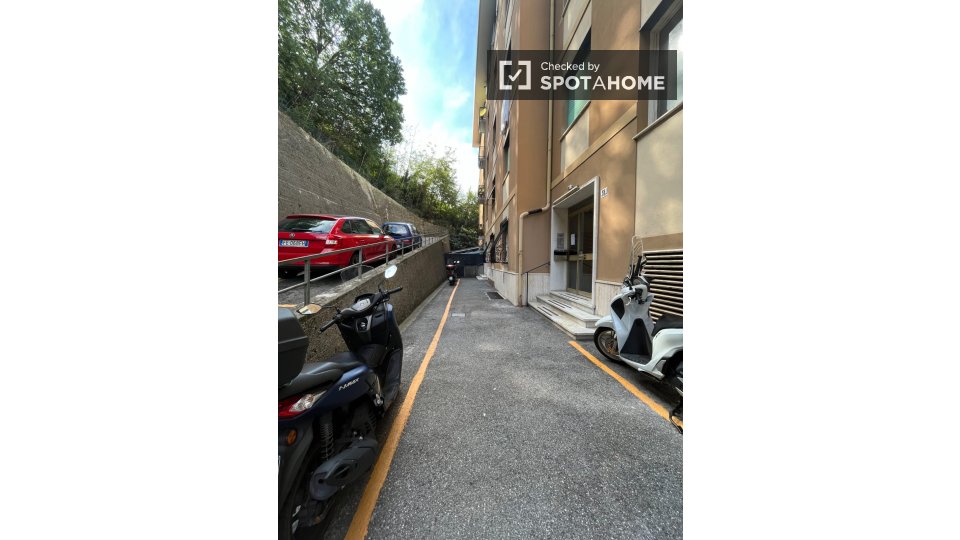 Immagine 12 di Camera condivisa in affitto  in Via Carmelo Onorato a Genova