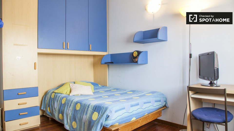 Immagine 1 di Camera condivisa in affitto  in Via Paolo V a Roma