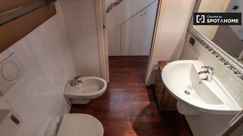 Immagine 17 di Appartamento in affitto  in Via Ascanio Sforza, 20136 Milano MI, Italy a Milano