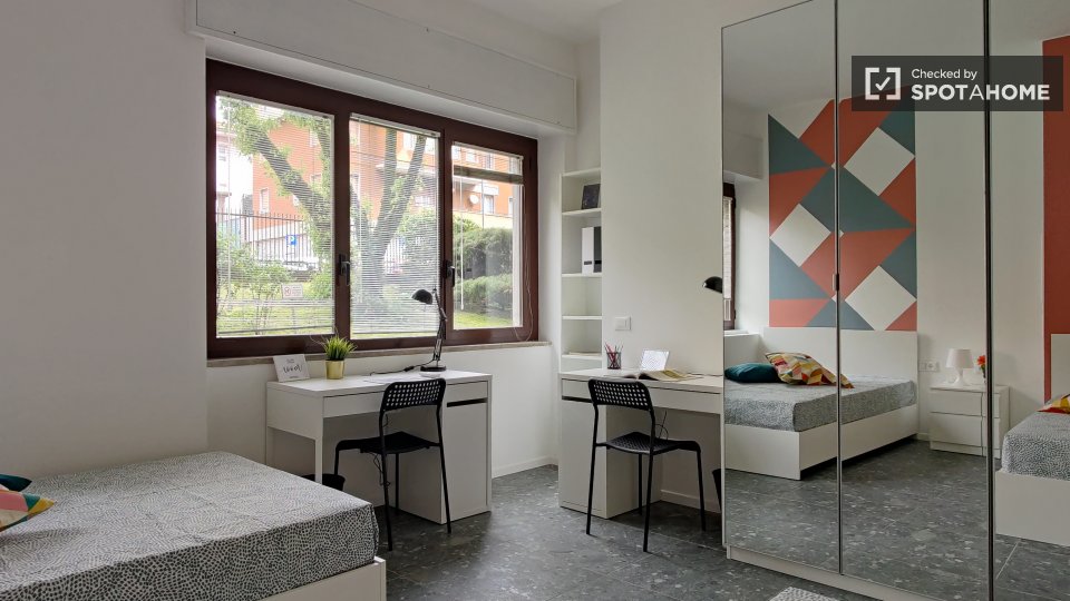 Immagine 14 di Camera condivisa in affitto  in Via Monte S. Genesio a Milano