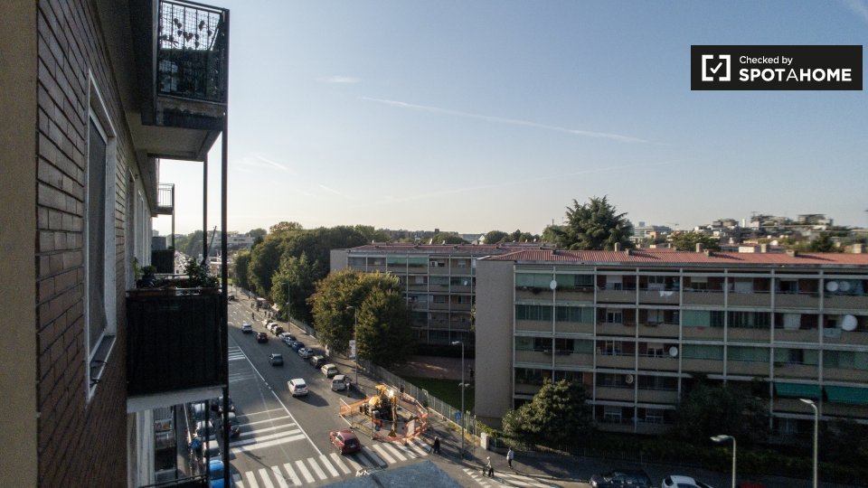 Immagine 9 di Camera condivisa in affitto  in Via Giacomo Antonini a Milano