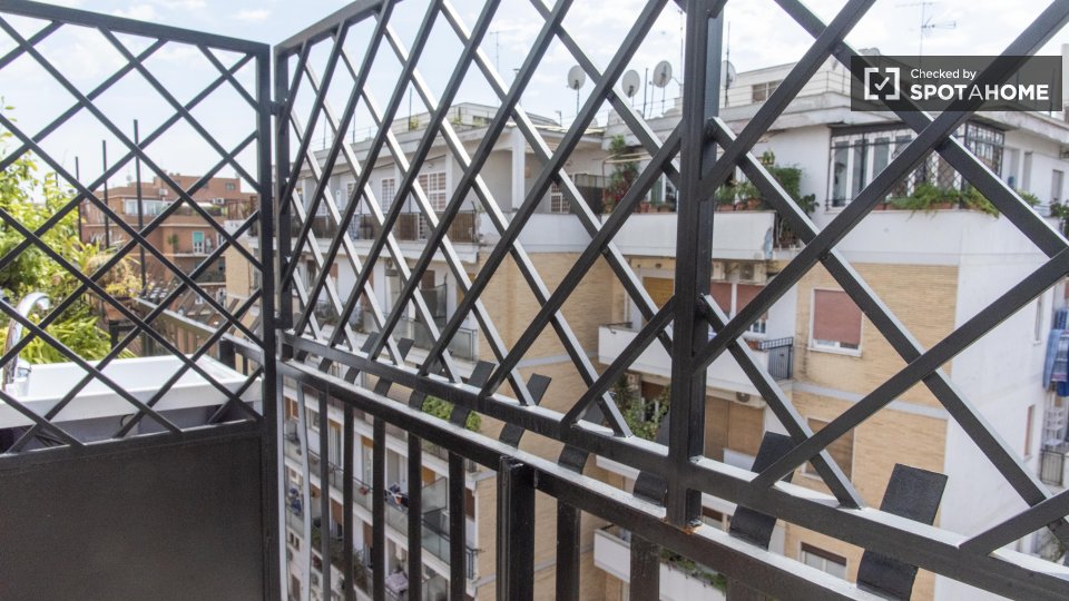 Immagine 12 di Appartamento in affitto  in Via Giovanni Filippo Ingrassia a Roma