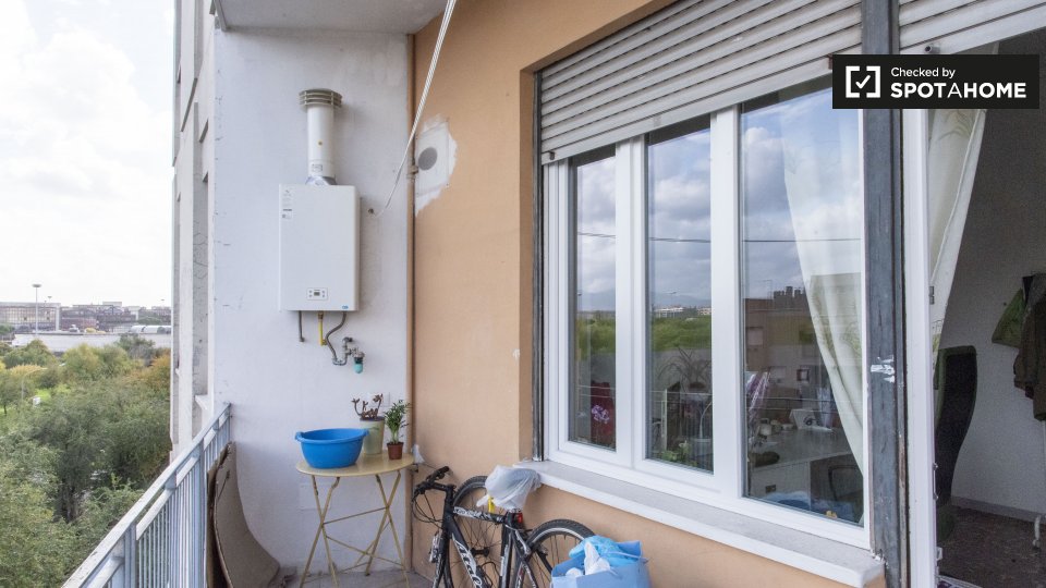 Immagine 8 di Camera condivisa in affitto  in Viale Palmiro Togliatti a Roma