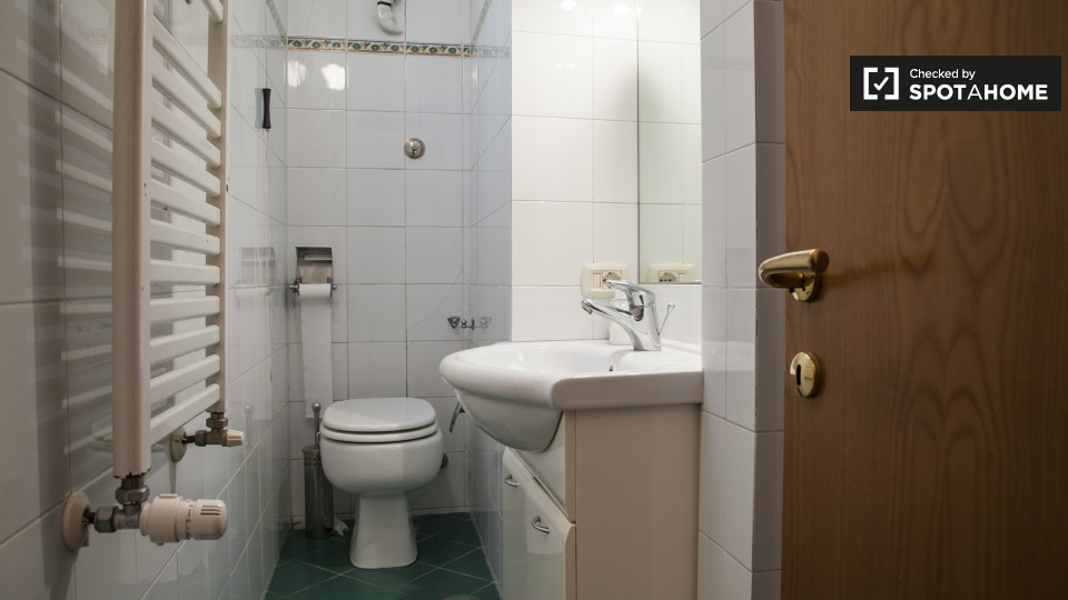 Immagine 9 di Ufficio in affitto  in Via della Polveriera a Roma