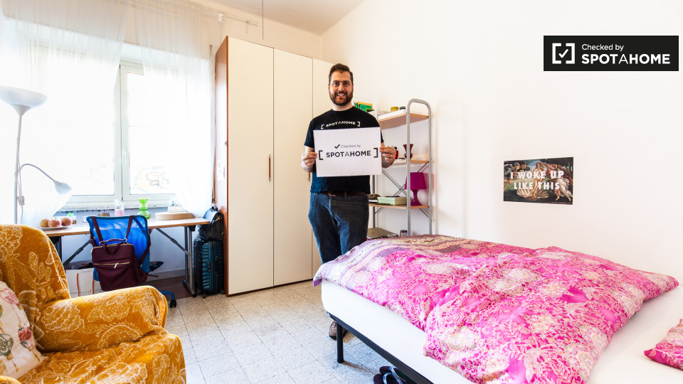 Immagine 4 di Camera condivisa in affitto  in Viale dello Scalo San Lorenzo a Roma