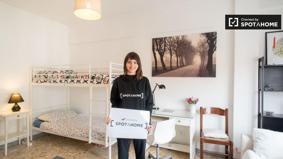 Immagine 19 di Camera condivisa in affitto  in Via Casilina a Roma