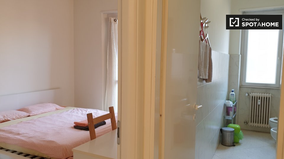 Immagine 15 di Camera condivisa in affitto  in Via Gentilino a Milano