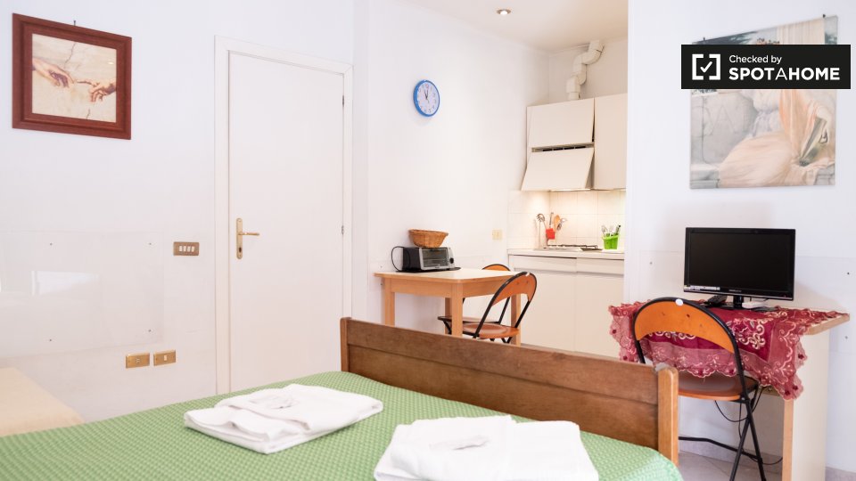 Immagine 4 di Ufficio in affitto  in Via Capitan Bavastro, 00154 Roma RM, Italy a Roma