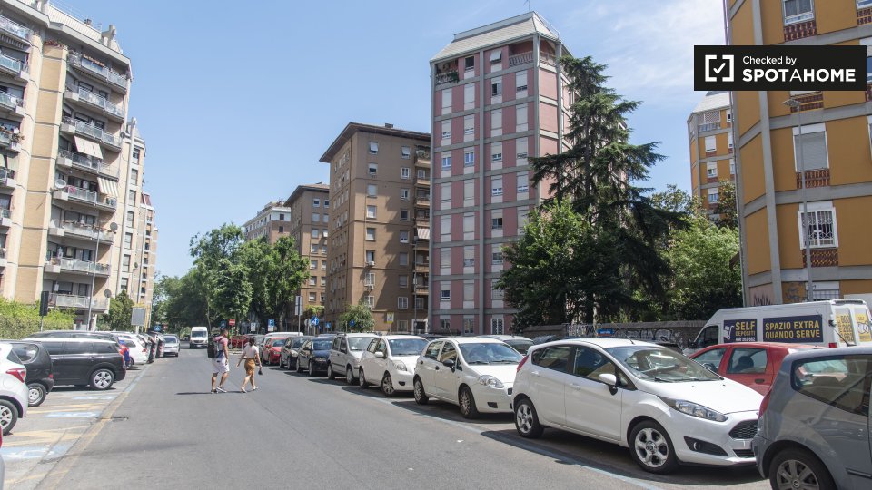 Immagine 9 di Camera condivisa in affitto  in Viale Etiopia a Roma