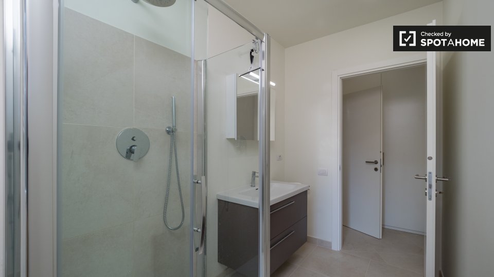 Immagine 11 di Ufficio in affitto  in Via Ippolito Nievo, 20145 Milano MI, Italy a Milano