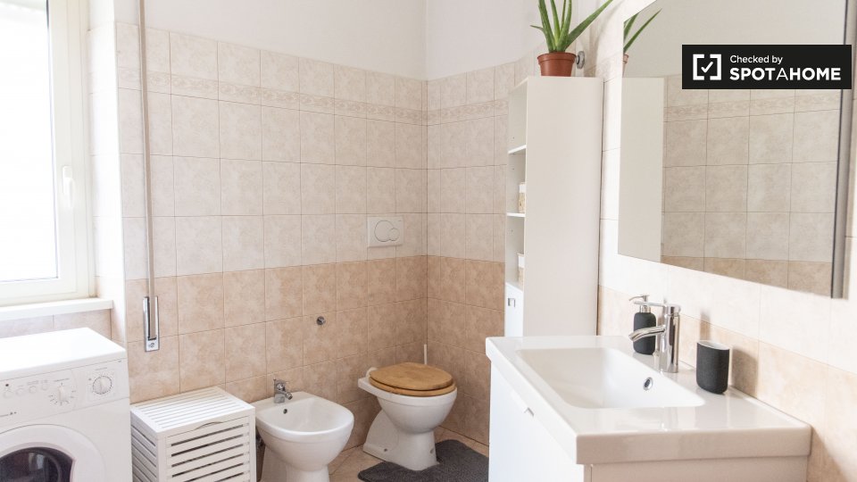 Immagine 16 di Appartamento in affitto  in Via Monte Bianco, 00141 Roma RM, Italy a Roma