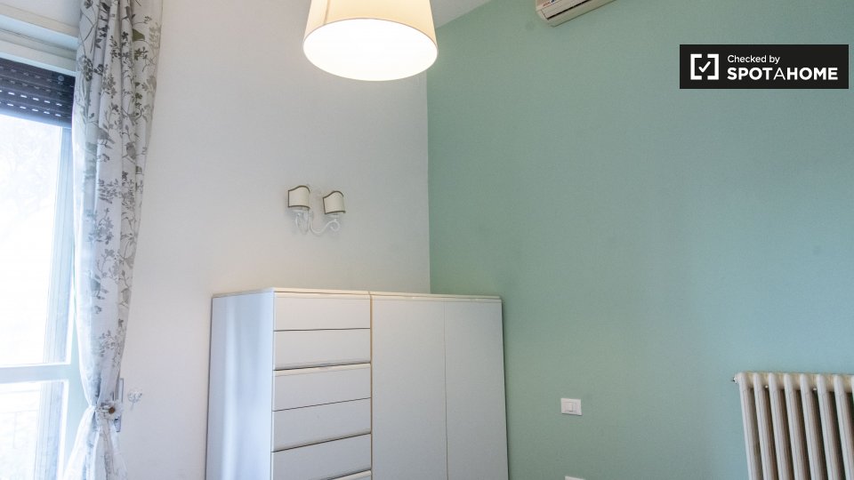 Immagine 9 di Appartamento in affitto  in Via Druso a Roma