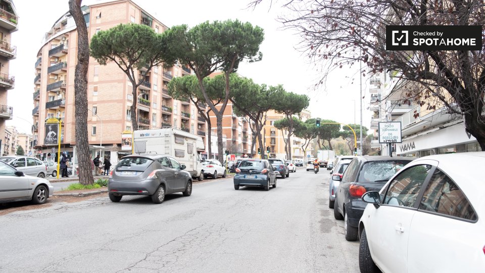 Immagine 19 di Camera condivisa in affitto  in Via Gregorio VII a Roma