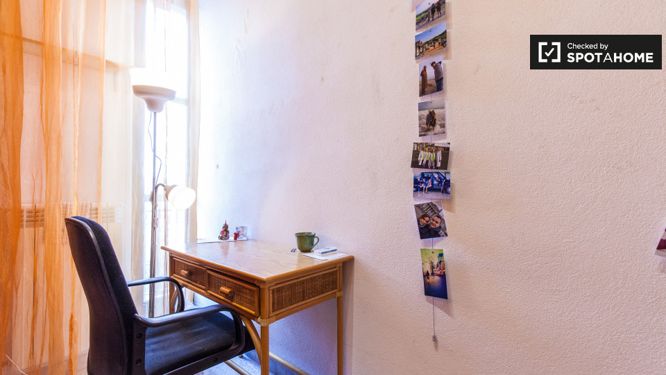 Immagine 11 di Camera condivisa in affitto  in Via Ostiense a Roma