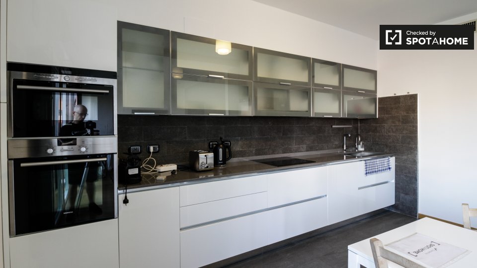 Immagine 9 di Ufficio in affitto  in Alzaia Naviglio Pavese, 20143 Milano MI, Italy a Milano