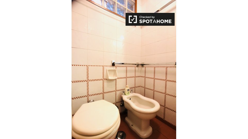 Immagine 17 di Appartamento in affitto  in Via Capo d'Africa, 00184 Roma RM, Italy a Roma