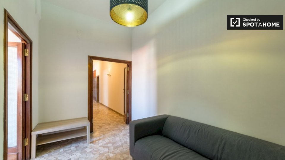 Immagine 13 di Camera condivisa in affitto  in Viale dei Mille a Firenze