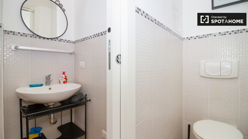 Immagine 9 di Ufficio in affitto  in Via Ravenna a Milano