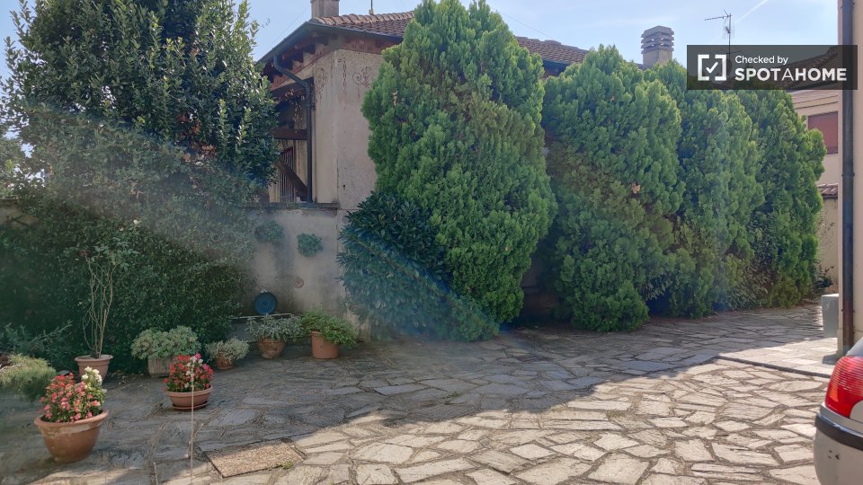 Immagine 16 di Camera condivisa in affitto  in Via Eugenio Villoresi a Inveruno