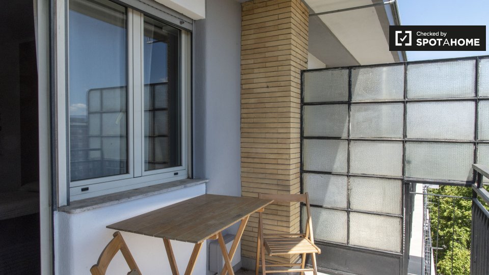 Immagine 14 di Ufficio in affitto  in Viale della Venezia Giulia a Roma