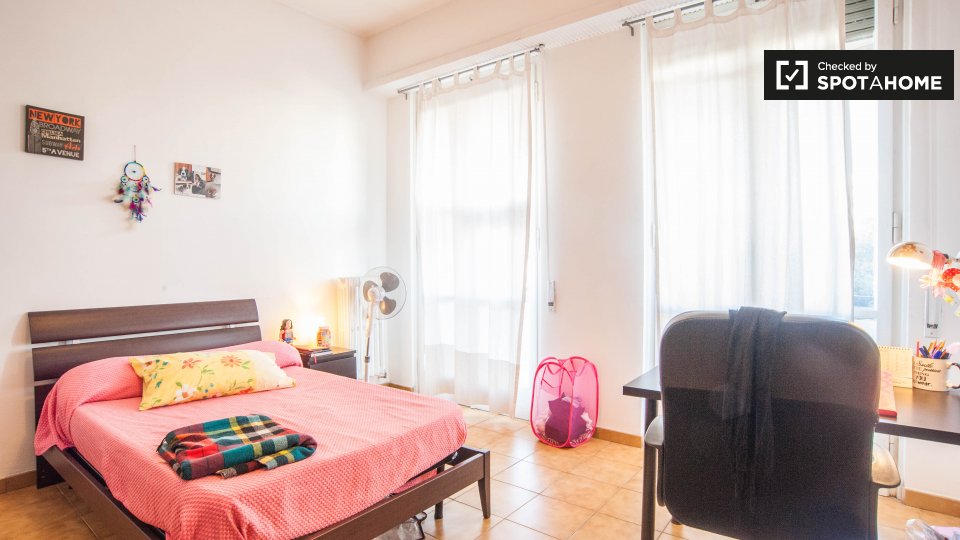 Immagine 17 di Camera condivisa in affitto  in Piazza San Giovanni Bosco a Roma