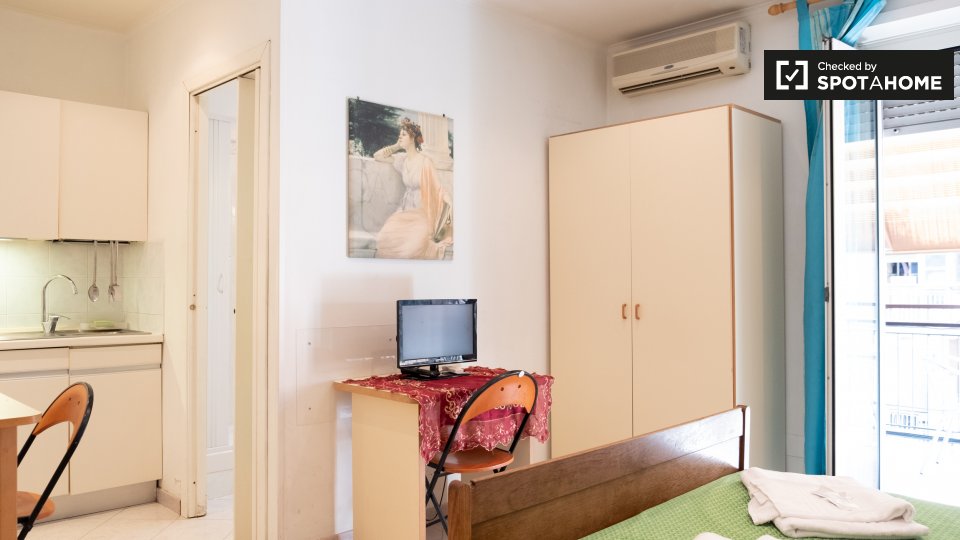 Immagine 6 di Ufficio in affitto  in Via Capitan Bavastro, 00154 Roma RM, Italy a Roma