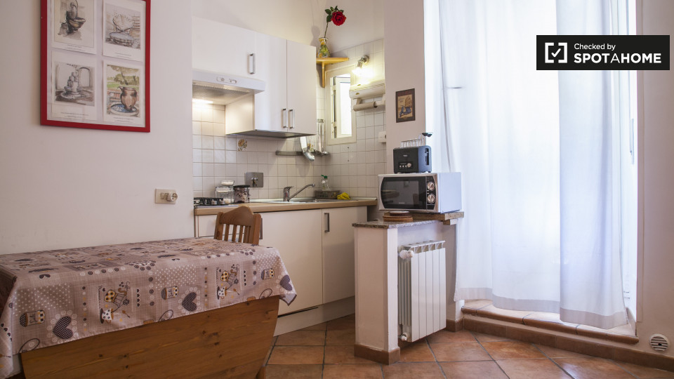 Immagine 3 di Ufficio in affitto  in Via della Polveriera a Roma