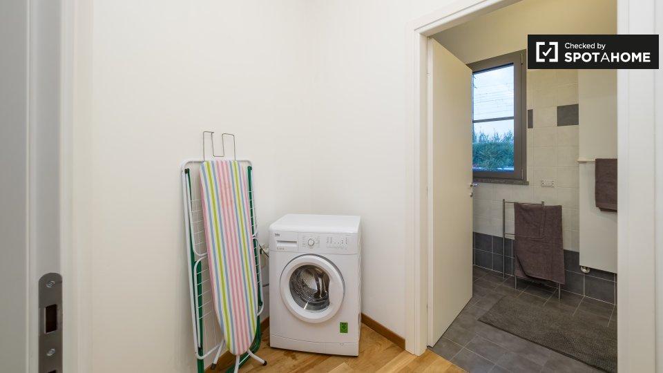 Immagine 12 di Ufficio in affitto  in Via Enrico Cosenz a Milano