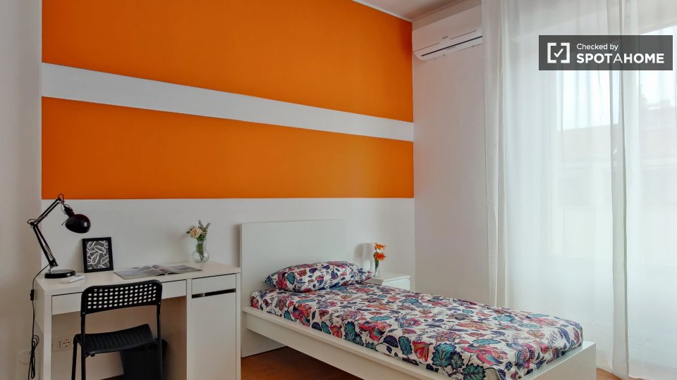 Immagine 4 di Camera condivisa in affitto  in Via Privata Santa Giovanna D'Arco a Milano