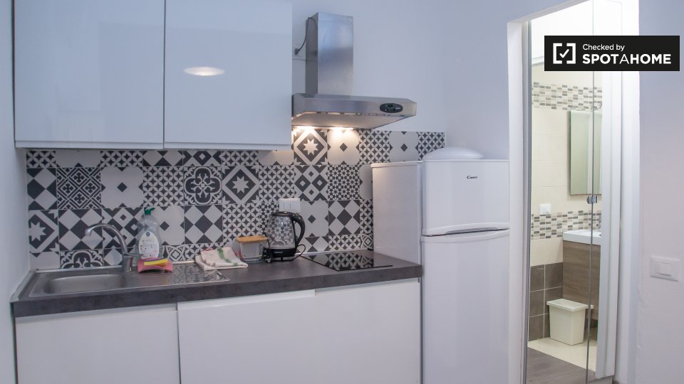 Immagine 4 di Ufficio in affitto  in Via Sannio, 20137 Milano MI, Italy a Milano