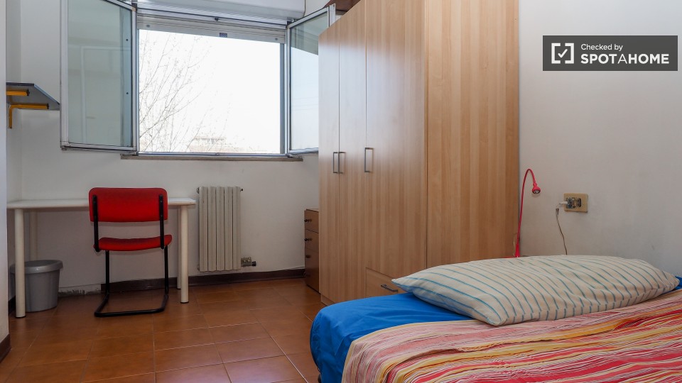 Immagine 1 di Camera condivisa in affitto  in Via dei Missaglia a Milano