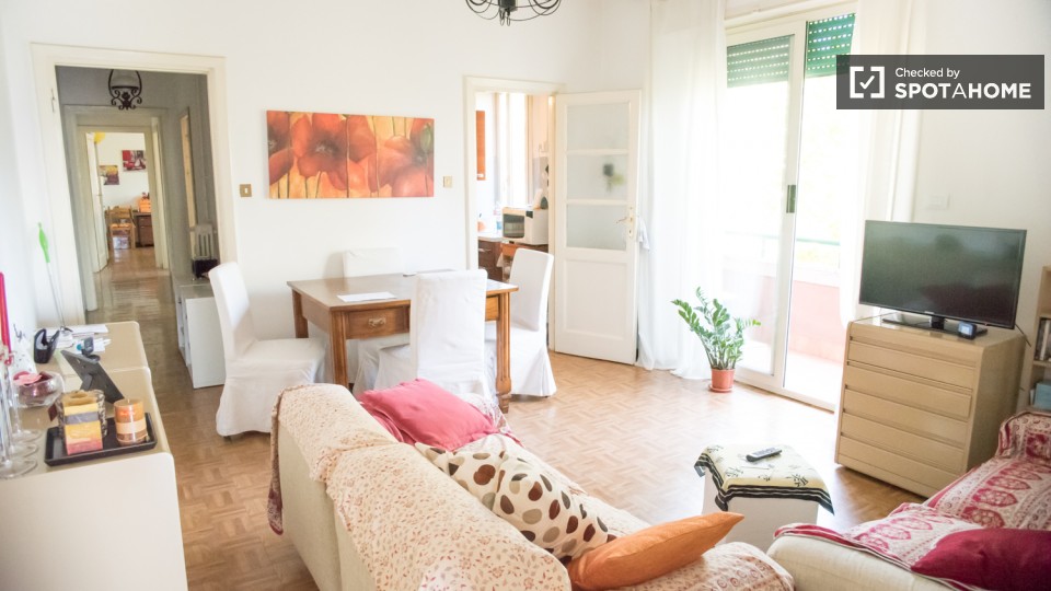 Immagine 6 di Camera condivisa in affitto  in Via Prenestina a Roma