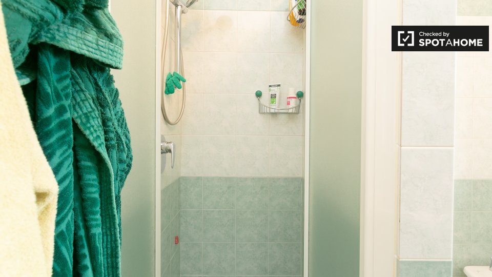 Immagine 19 di Camera condivisa in affitto  in Via IV Novembre Pregnana Milanese MI, Italy a Bernate Ticino