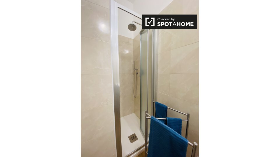 Immagine 10 di Camera condivisa in affitto  in P.za XXV Aprile a Milano