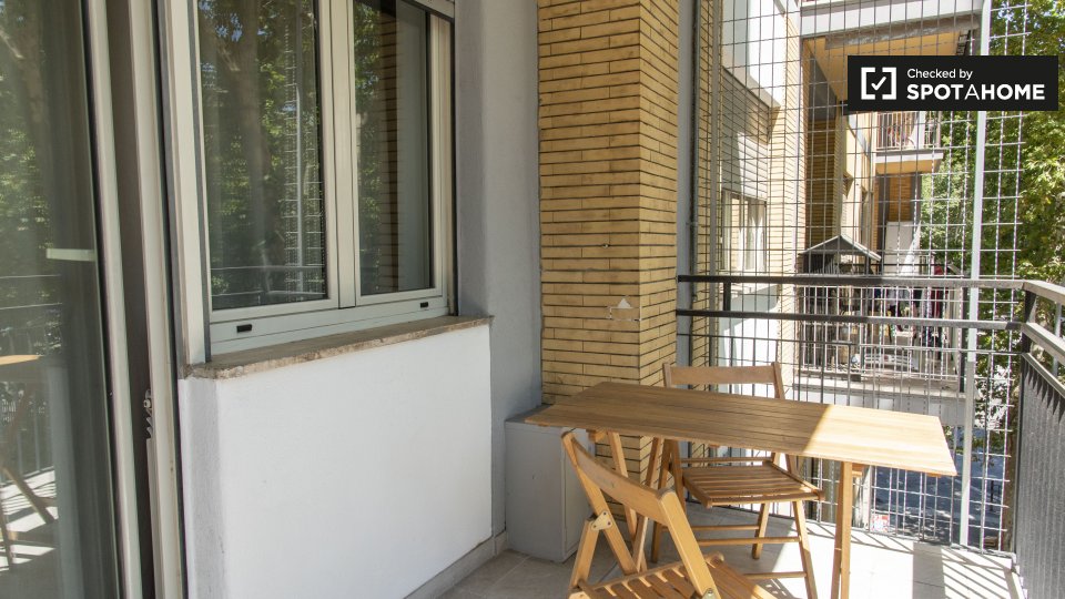 Immagine 15 di Ufficio in affitto  in Viale della Venezia Giulia a Roma