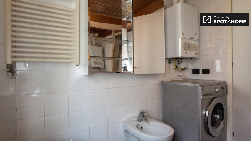 Immagine 15 di Appartamento in affitto  in Via Ascanio Sforza, 20136 Milano MI, Italy a Milano