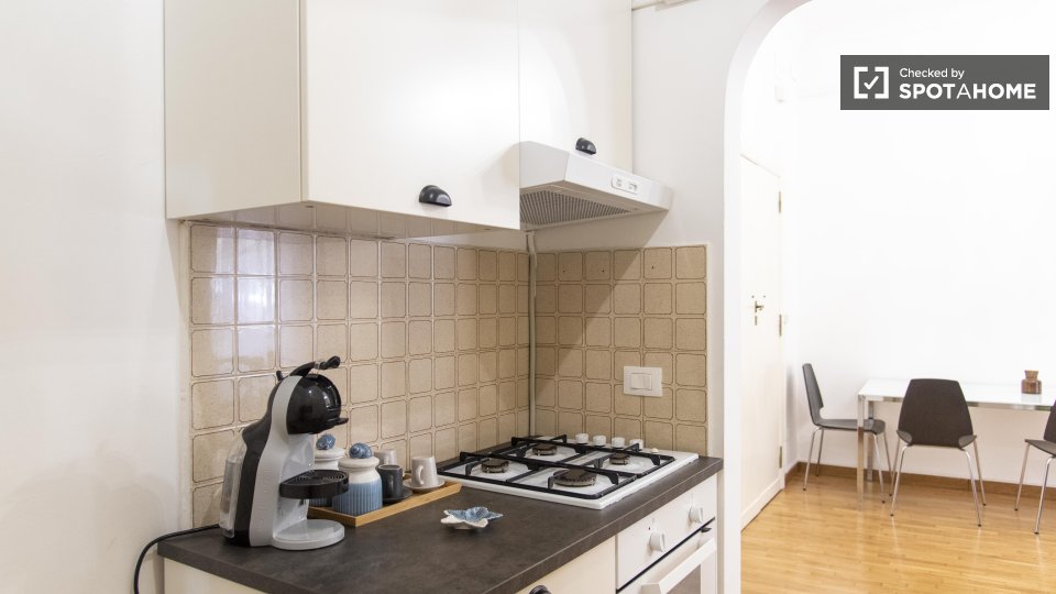 Immagine 13 di Appartamento in affitto  in Via Giovanni Antonelli a Roma